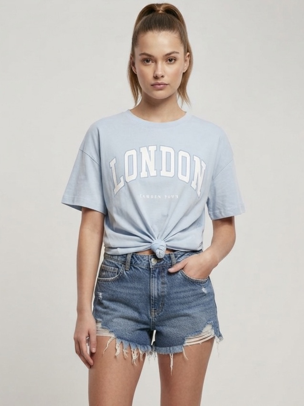 H&M London Graphic Tee Size L